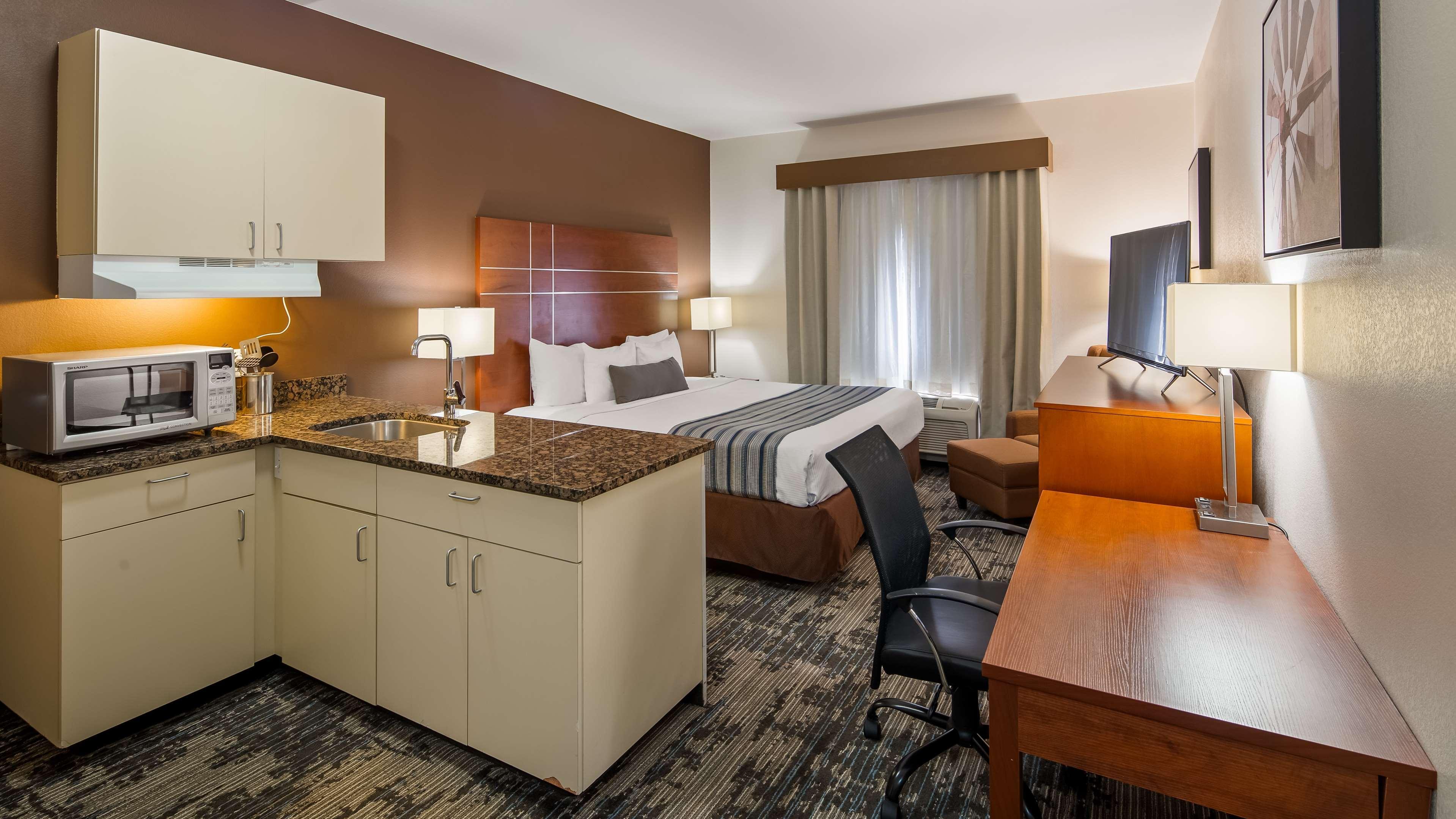 Best Western Plus Wakeeney Inn & Suites Exteriör bild