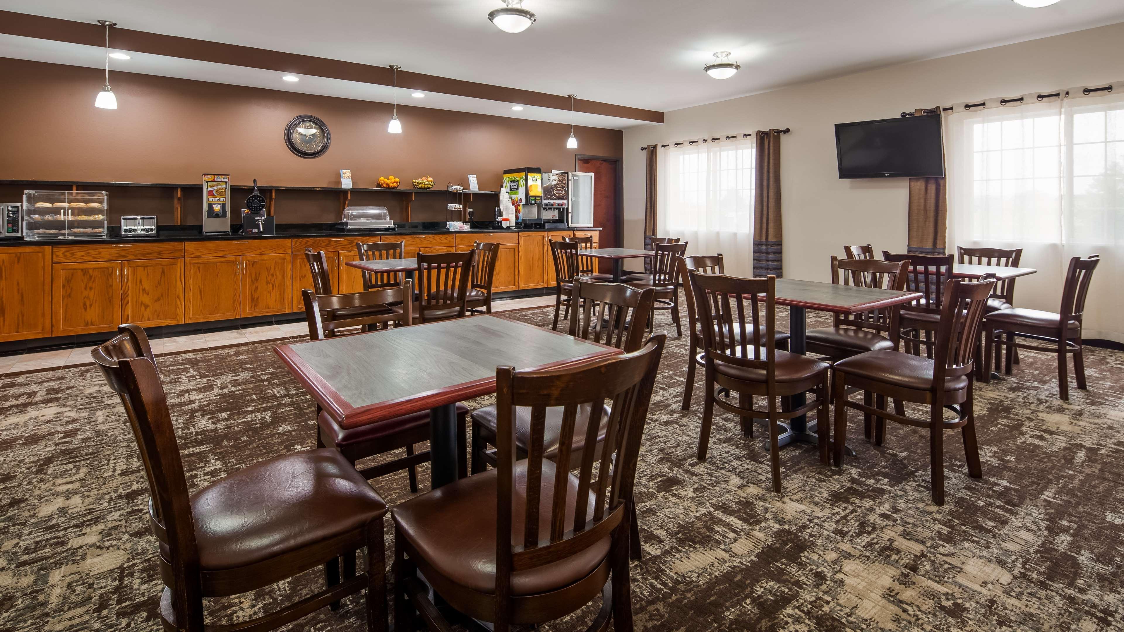 Best Western Plus Wakeeney Inn & Suites Exteriör bild