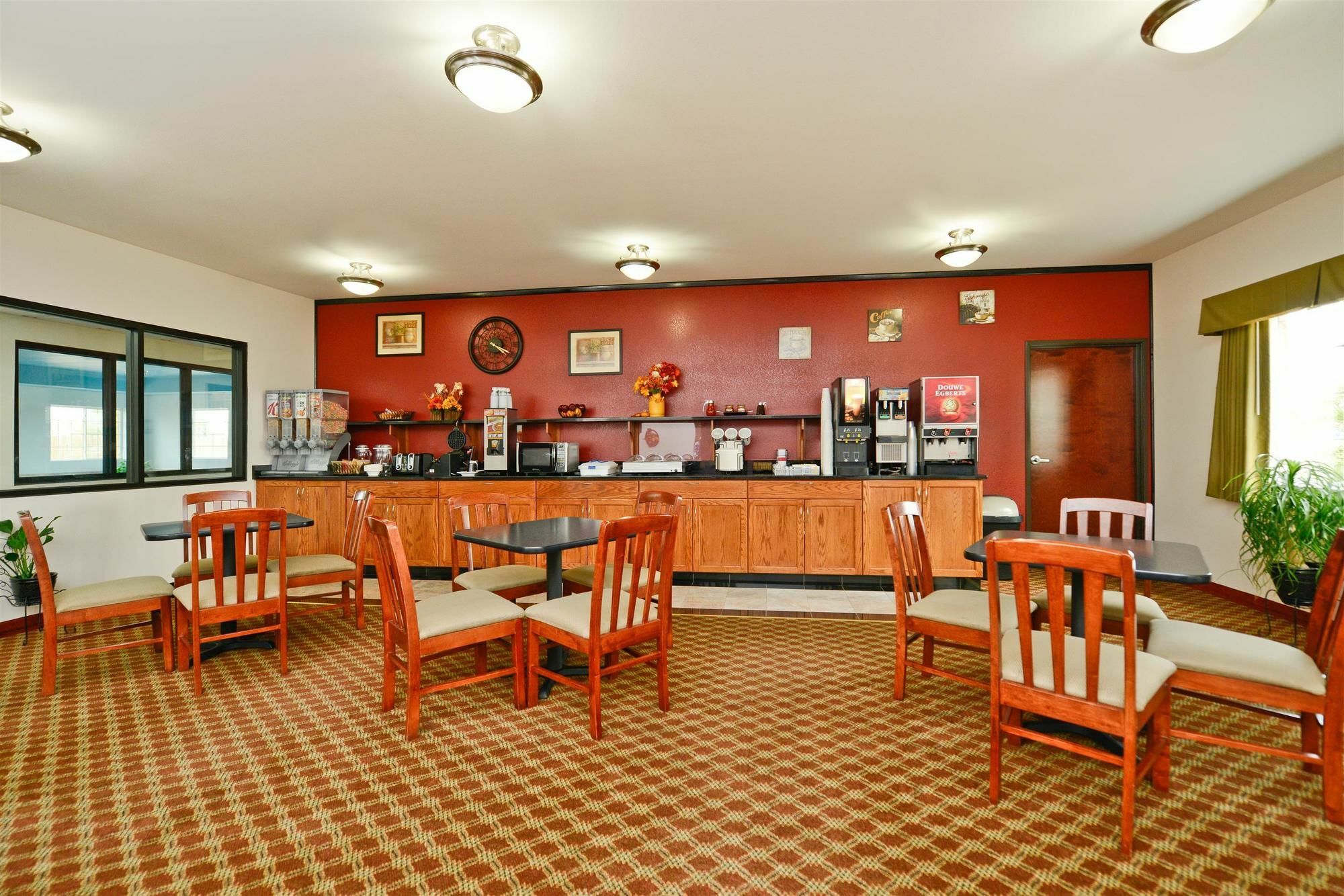 Best Western Plus Wakeeney Inn & Suites Exteriör bild
